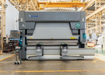 The Future of Manufacturing with Tandem Press Brakes: Revolutionizing Production Lines